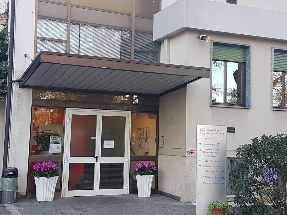 Casa Di Riposo Caprotti Zavaritt - Gorle
