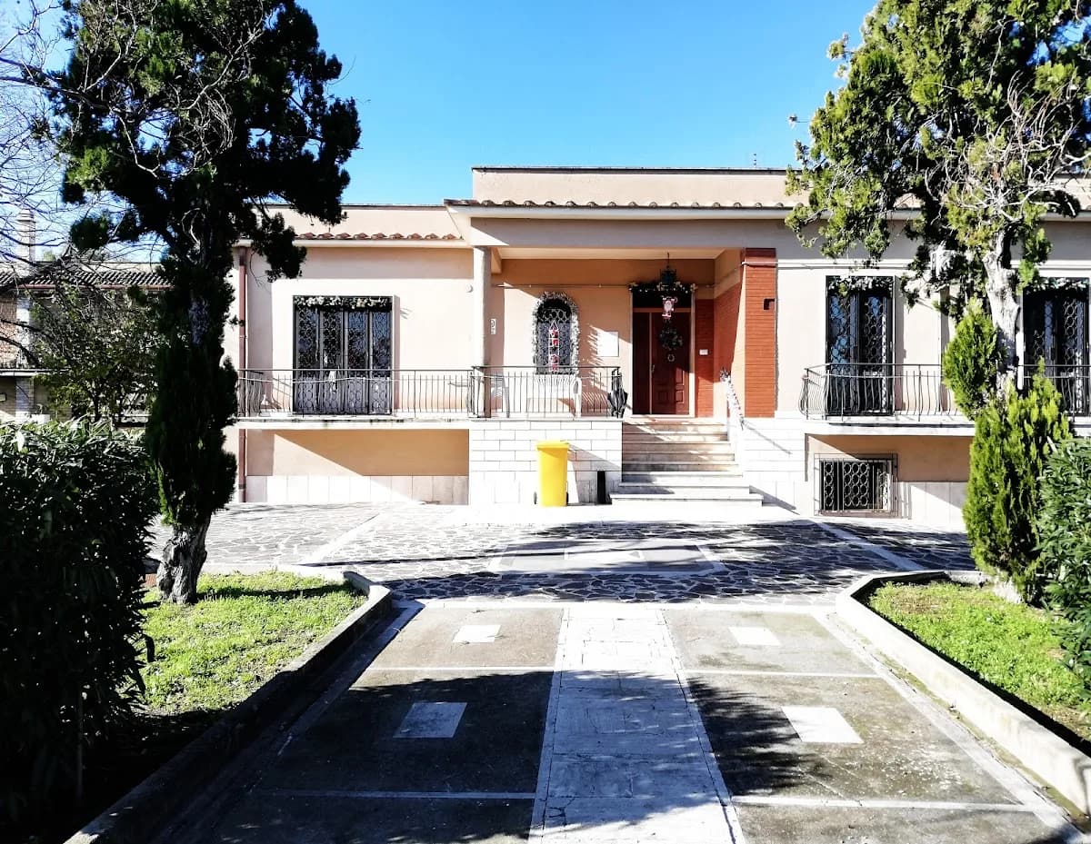 Casa Di Riposo Per Anziani La Farfalla - Roma