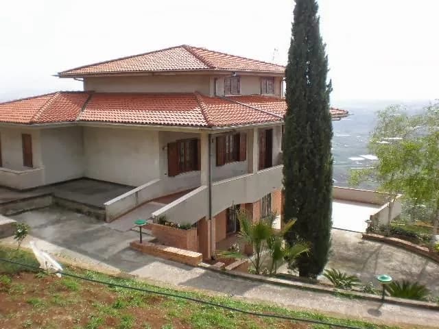 Casa Di Riposo Villa Della Serenita Alloggio Per Anziani - Sezze