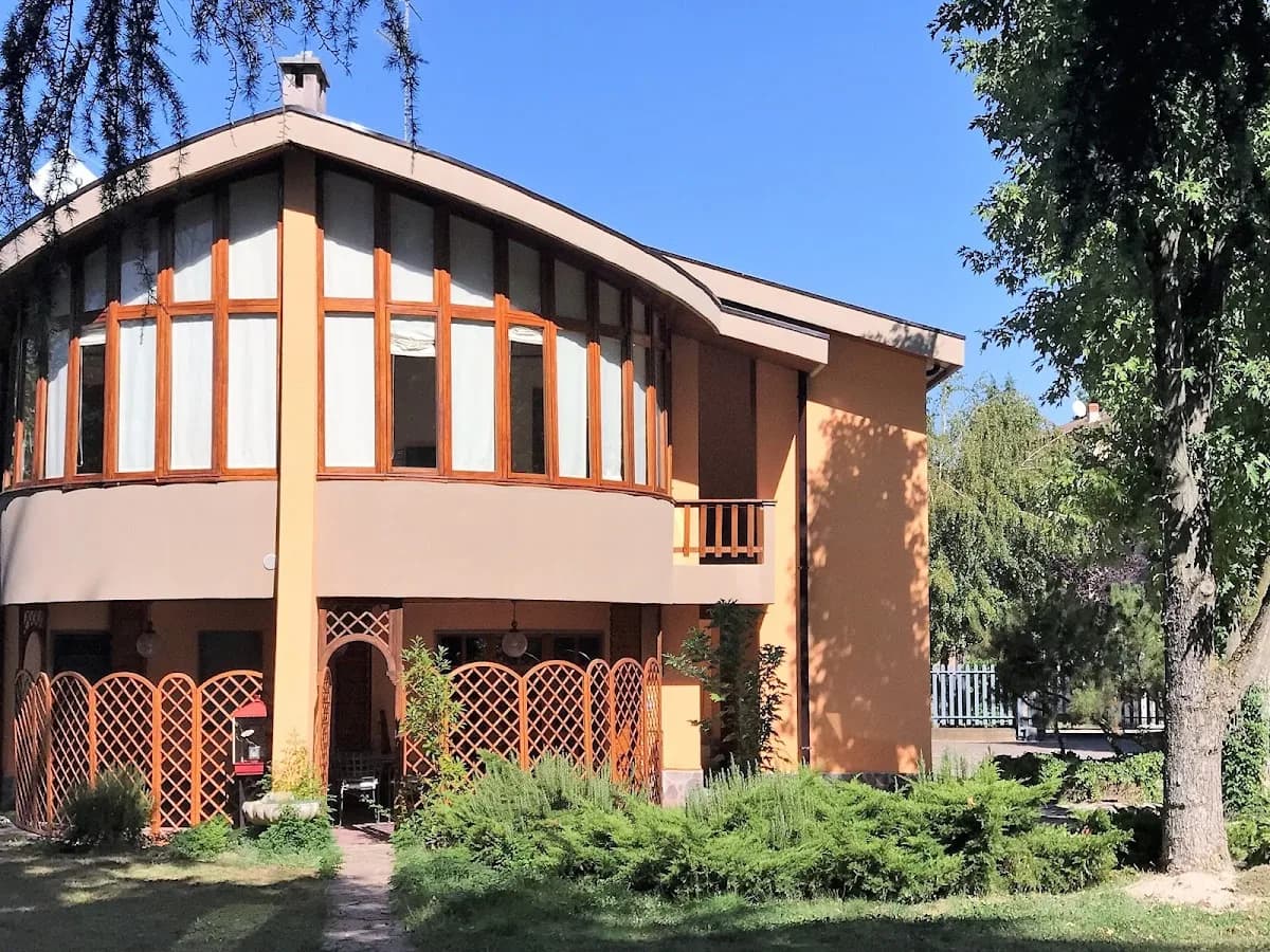 Casa Famiglia Villa Park Lisola Che Non Ce - Broni