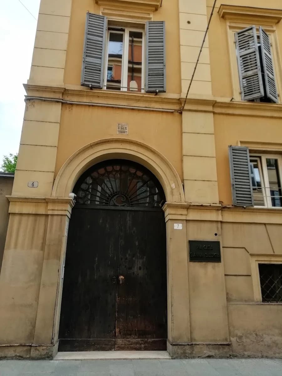 Fondazione Pia Casa Sant Anna E Santa Luigia - Modena