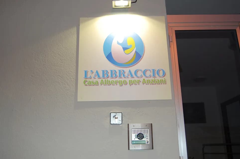 Labbraccio Casa Albergo Per Anziani - Potenza