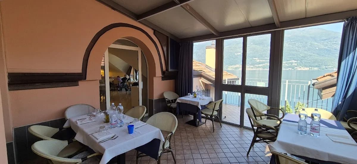 Residenza Villa Santa Maria Alloggi Protetti Per Anziani - Bellano