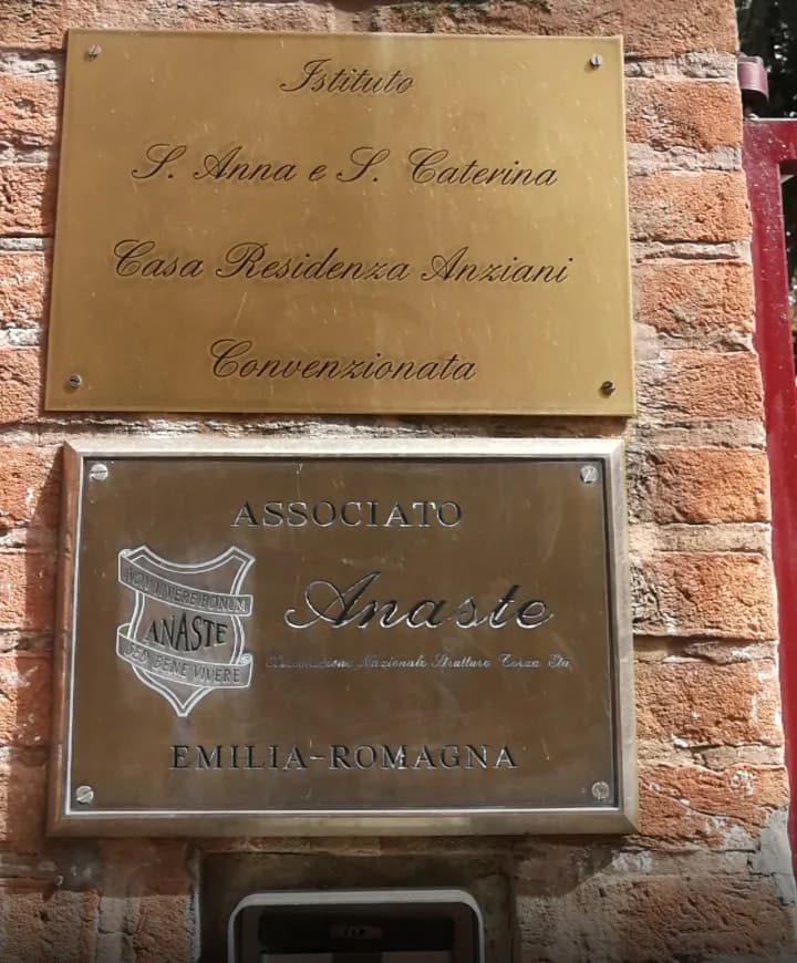 Rest Home Institute Of St. Anne And S. Caterina - Bologna